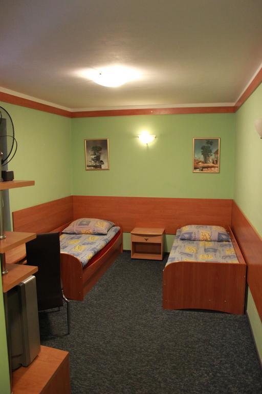 Adeo Hostel Белосток Экстерьер фото