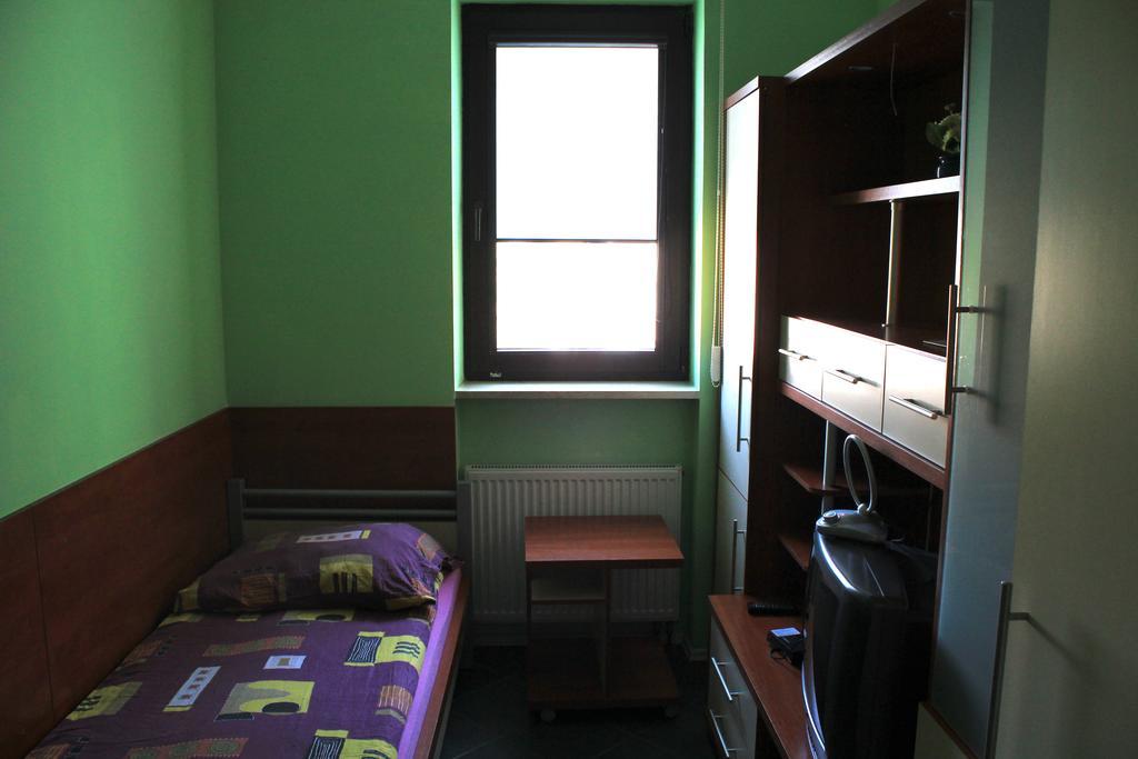 Adeo Hostel Белосток Экстерьер фото